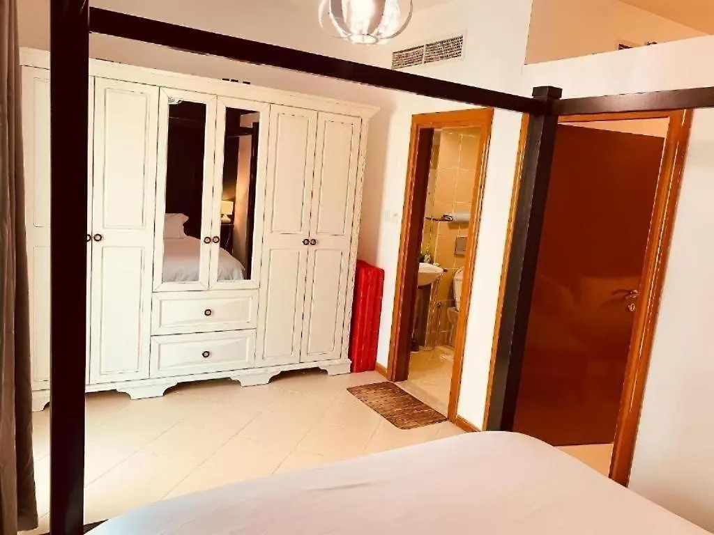 Royal Manor- Marina Diamond 2 Apartment Dubai 0*,  United Arab Emirates